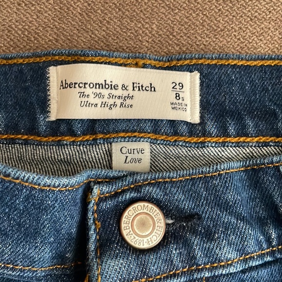 NWT Abercrombie & Fitch Ultra High Rise 90’s Straight Curve Love Jeans - Picture 6 of 7